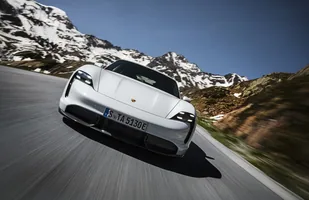 Porsche Taycan oficjalnie pokazane! — zdjęcie 9