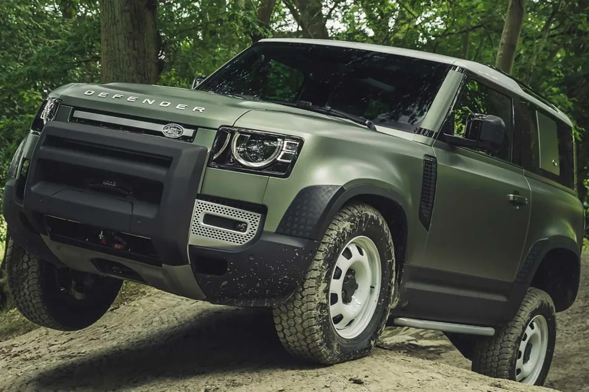 Land Rover Defender 2020