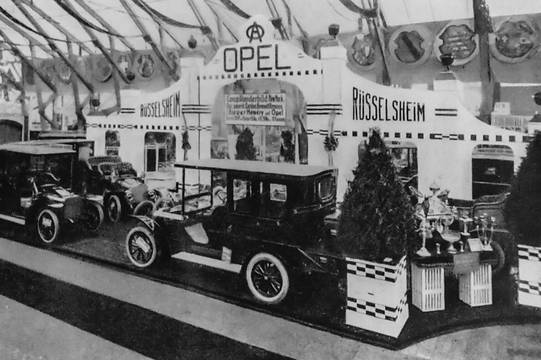 Historia IAA z Oplem w tle