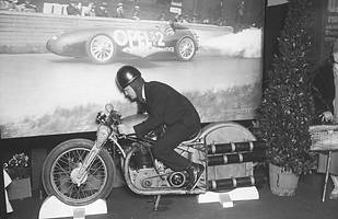 Historia IAA z Oplem w tle