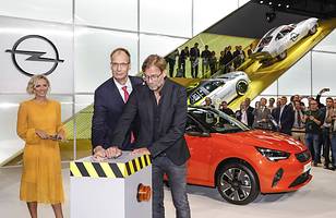 Historia IAA z Oplem w tle