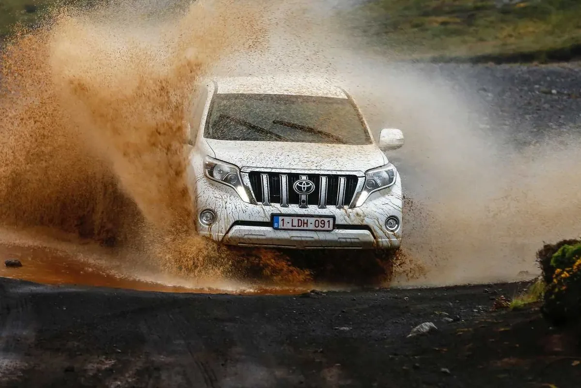 10 mln Toyoty Land Cruiser