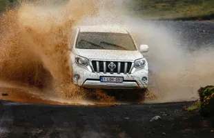 10 mln Toyoty Land Cruiser — zdjęcie 2