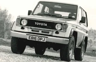10 mln Toyoty Land Cruiser — zdjęcie 1