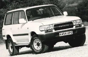10 mln Toyoty Land Cruiser — zdjęcie 3