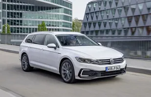 Volkswagen Passat GTE po zmianach. Ceny — zdjęcie 2