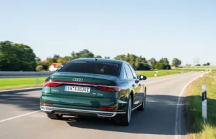 Audi A8 L 60 TFSI e quattro. Luksusowa hybryda — zdjęcie 3