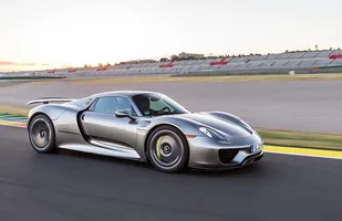 12 hybryd plug-in Porsche — zdjęcie 2