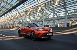 Odświeżona C-HR juz w Polsce. Znamy ceny! — zdjęcie 2