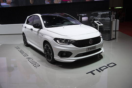 Fiaty, Jeepy i Alfy Romeo w wyprzedaży