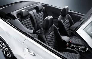 Volkswagen T-Roc Cabriolet w produkcji — zdjęcie 2