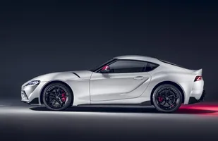 Toyota Supra z silnikiem dwulitrowym — zdjęcie 3