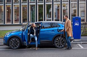 Opel Grandland X Hybrid4 - polskie ceny