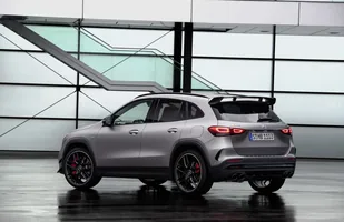 Mercedes-AMG GLA 45 4MATIC+. Sportowa nowość — zdjęcie 6
