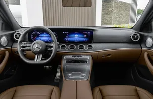 Mercedes klasy E po liftingu — zdjęcie 8