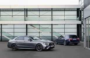 Mercedes klasy E po liftingu — zdjęcie 12