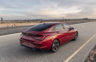 Hyundai Elantra nowej generacji — zdjęcie 4