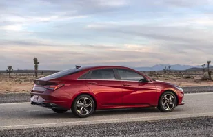 Hyundai Elantra nowej generacji — zdjęcie 8