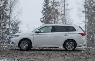 Mitsubishi Outlander PHEV znów w sprzedaży — zdjęcie 2