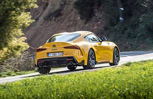 Toyota Supra na torze