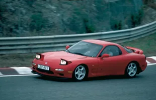 Mazda RX-7. Model z wyjątkowym silnikiem Wankla — zdjęcie 3