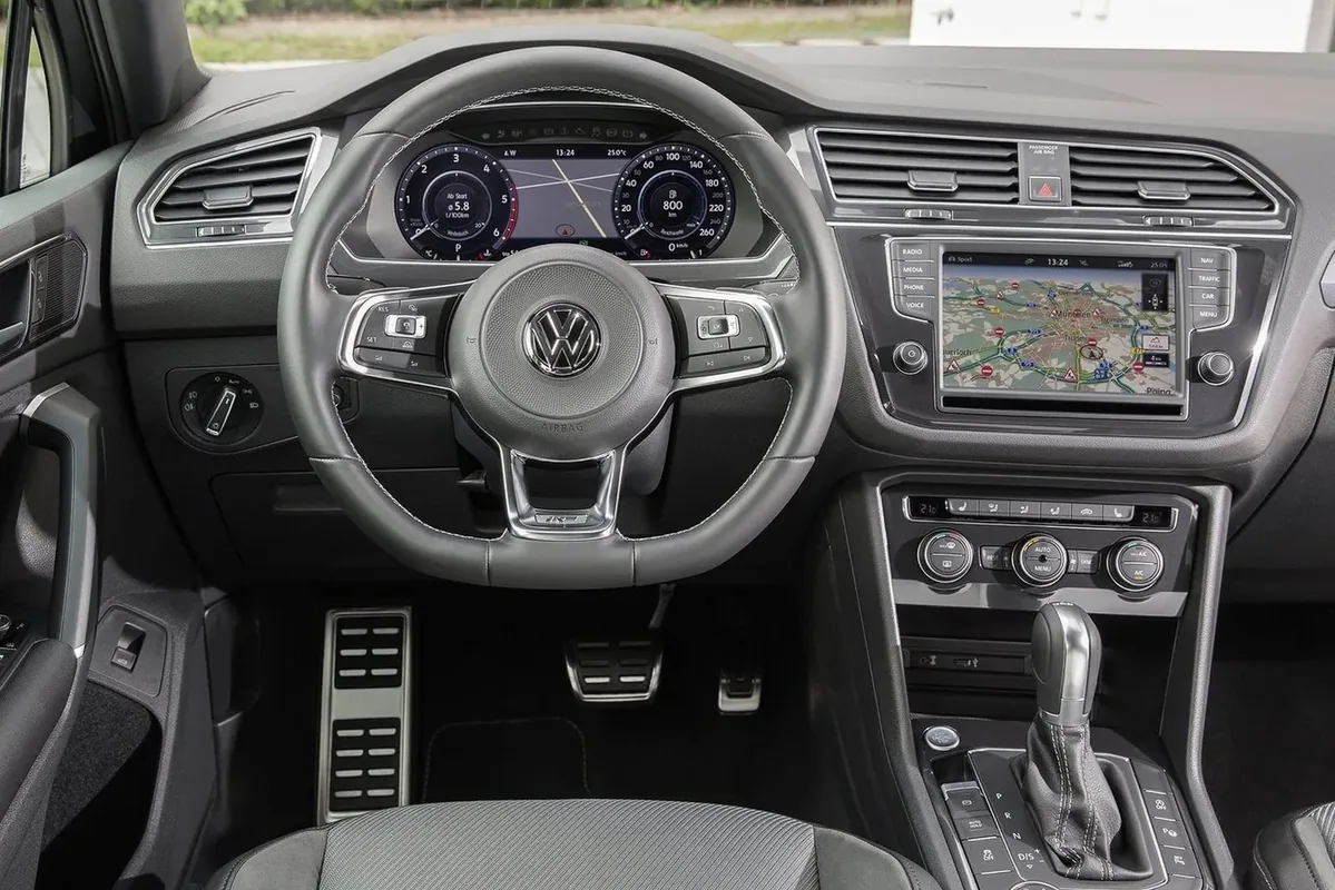Wnętrze - Volkswagen Tiguan II generacji