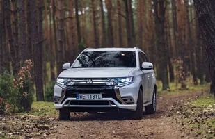 Odświeżony Mitsubishi Outlander PHEV już w Polsce — zdjęcie 2