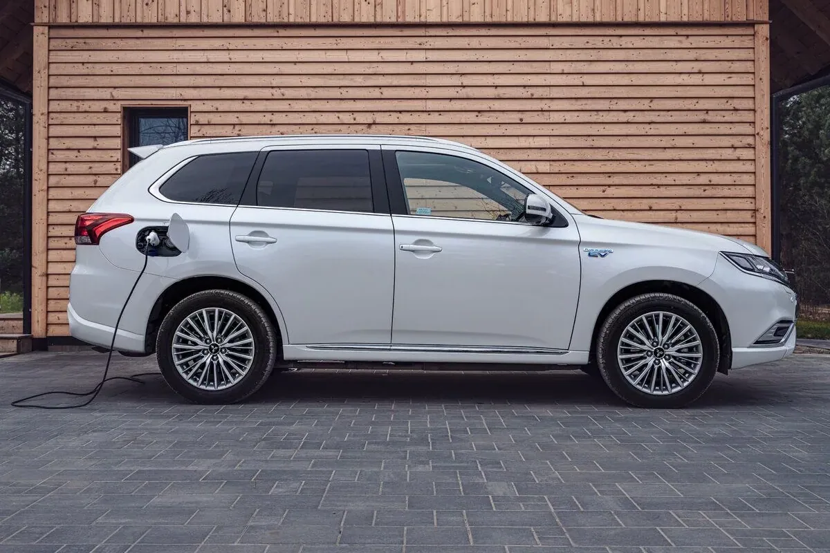 Mitsubishi Outlander Phev
