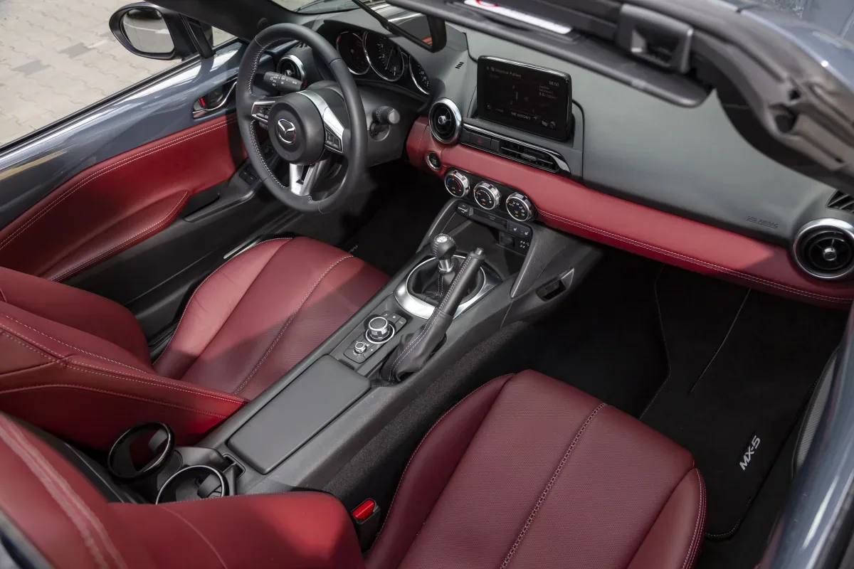 Mazda MX-5 100