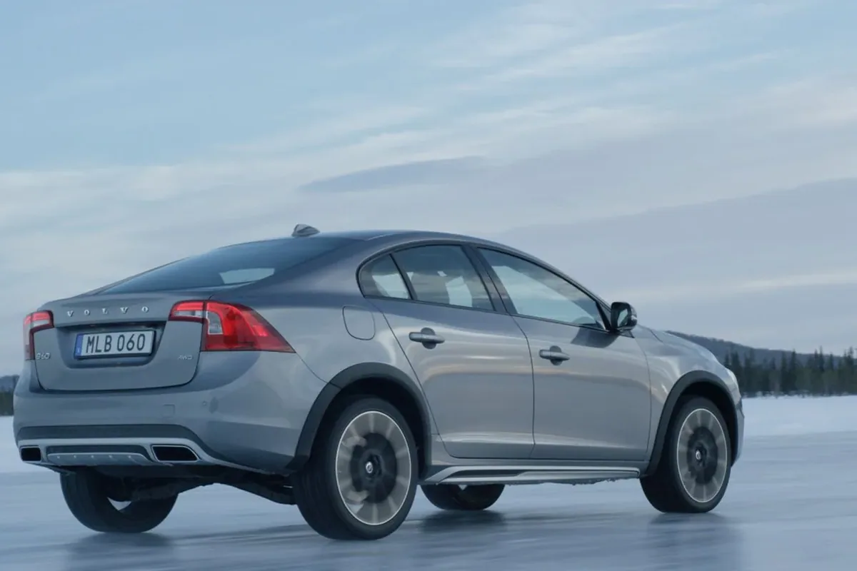 Volvo S60 cross-country