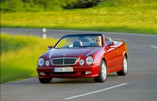 Mercedes E coupe i kabriolet - historia — zdjęcie 5