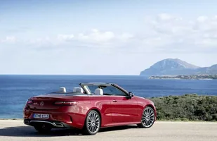 Mercedes E coupe i kabrio po liftingu — zdjęcie 3