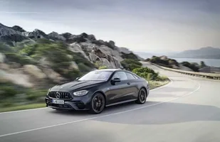 Mercedes E coupe i kabrio po liftingu — zdjęcie 4