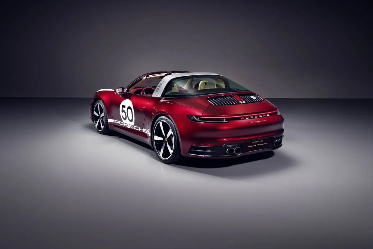 Porsche 911 Targa 4S Heritage Design Edition