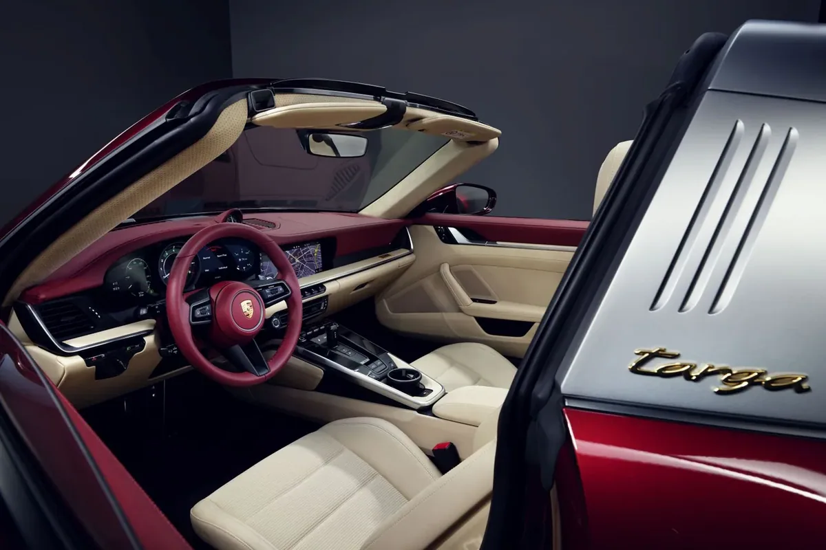Porsche 911 Targa 4S Heritage Design Edition