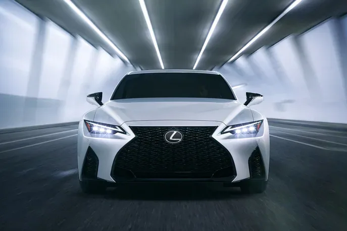 Lexus IS po liftingu