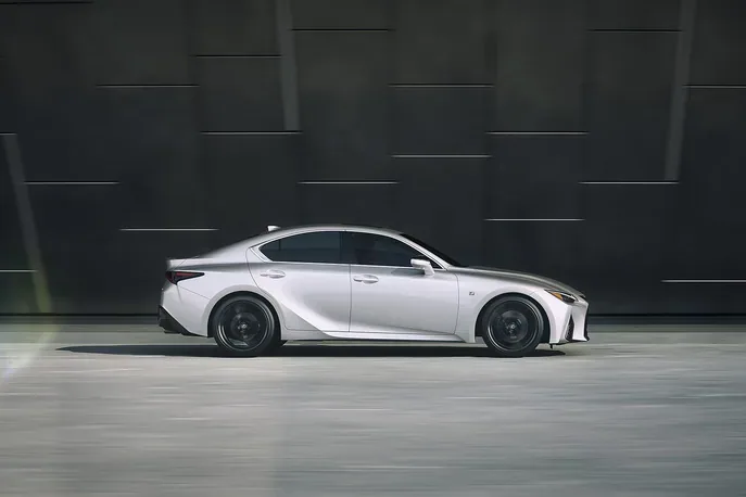 Lexus IS po liftingu