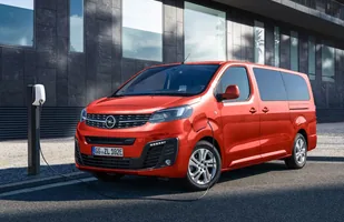 Opel Zafira e-Life — zdjęcie 2