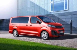 Opel Zafira e-Life — zdjęcie 1