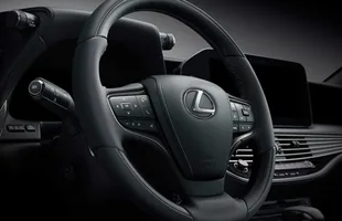 Lexus LS już po liftingu — zdjęcie 8