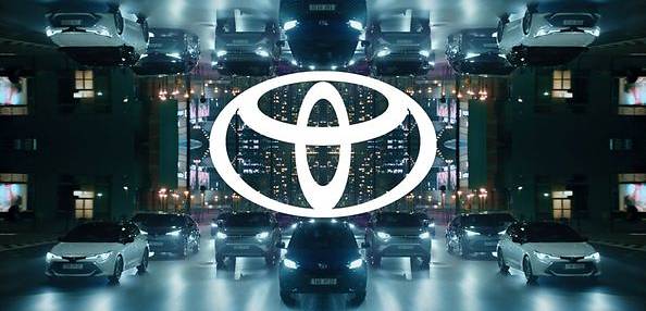 Toyota z nowym logo