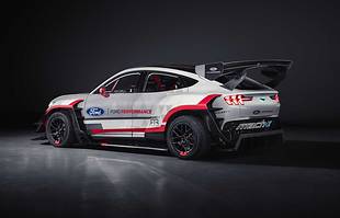 7 silników w nowym Fordzie!