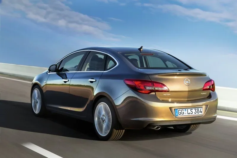 Opel Astra IV sedan