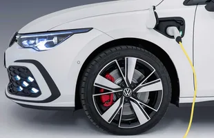 Golf GTI i GTE już w polskich salonach — zdjęcie 3