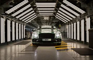 40 tys. Bentleya Flying Spur — zdjęcie 2