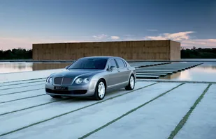 40 tys. Bentleya Flying Spur — zdjęcie 7