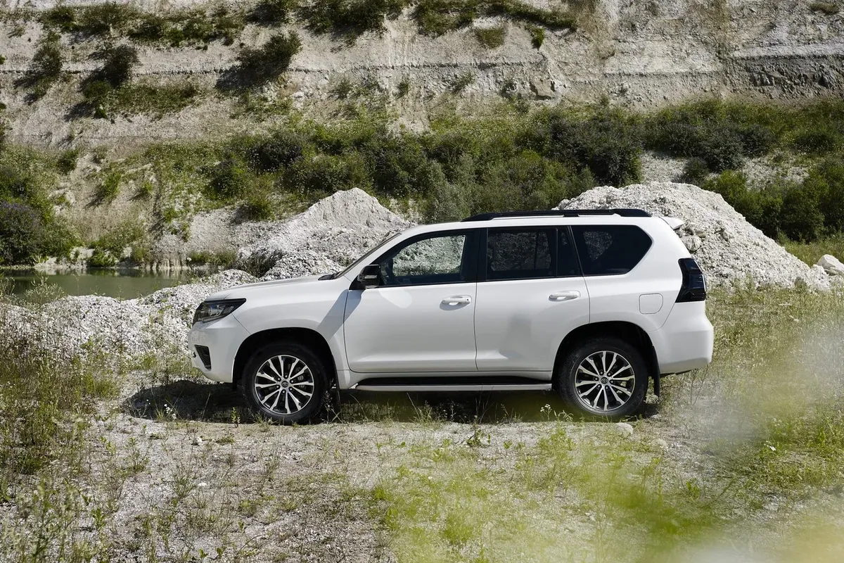 Toyota Land Cruiser z pakietem Black
