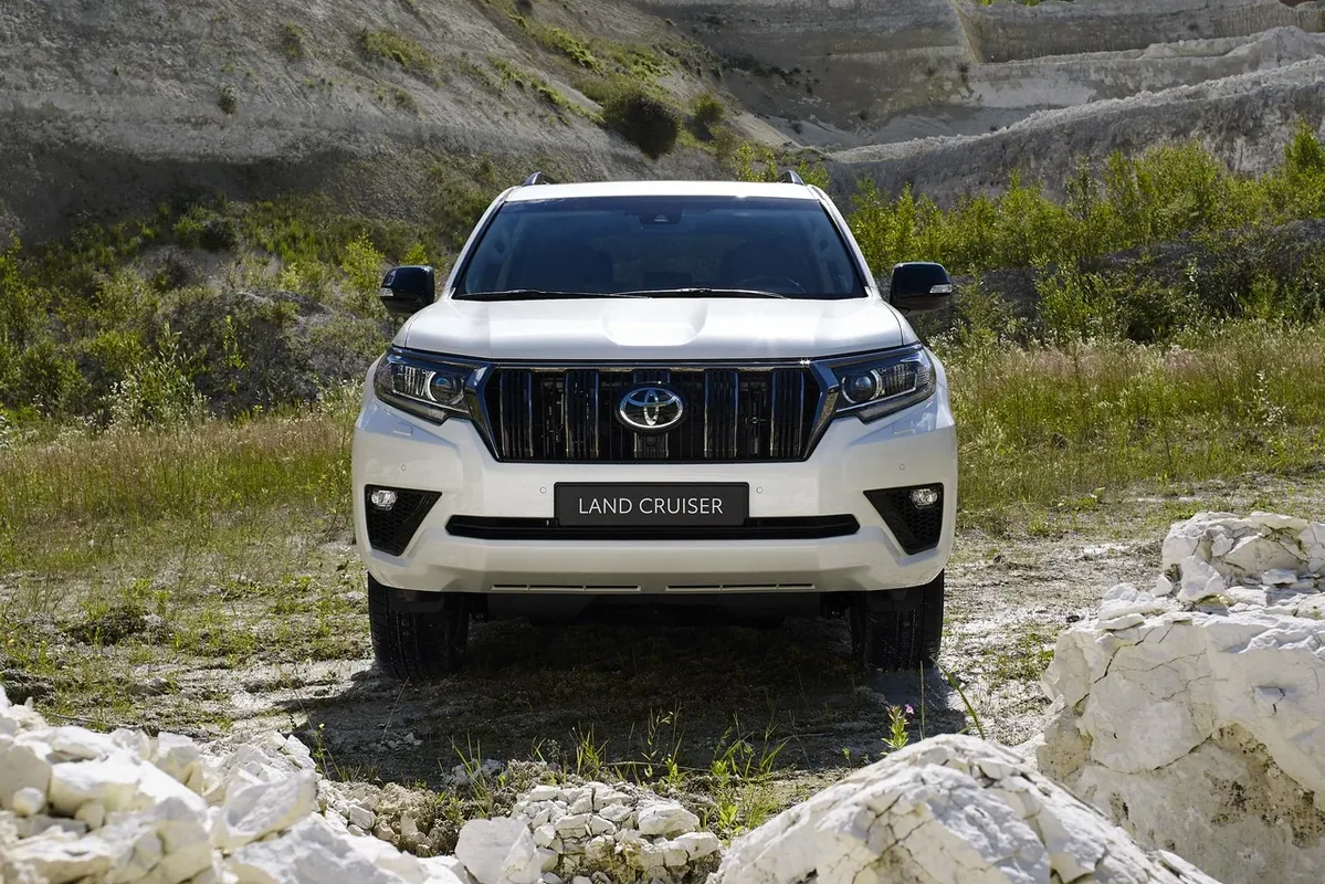 Toyota Land Cruiser z pakietem Black