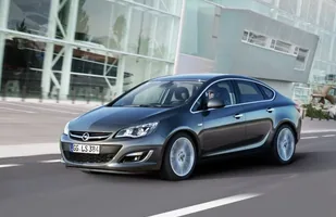 Opel Astra po liftingu. Z mocnym dieslem — zdjęcie 1