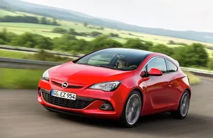 Opel Astra po liftingu. Z mocnym dieslem — zdjęcie 7